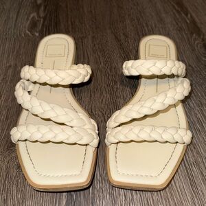 dolce vita Women’s Ivroy Braided Sandals. Size 8